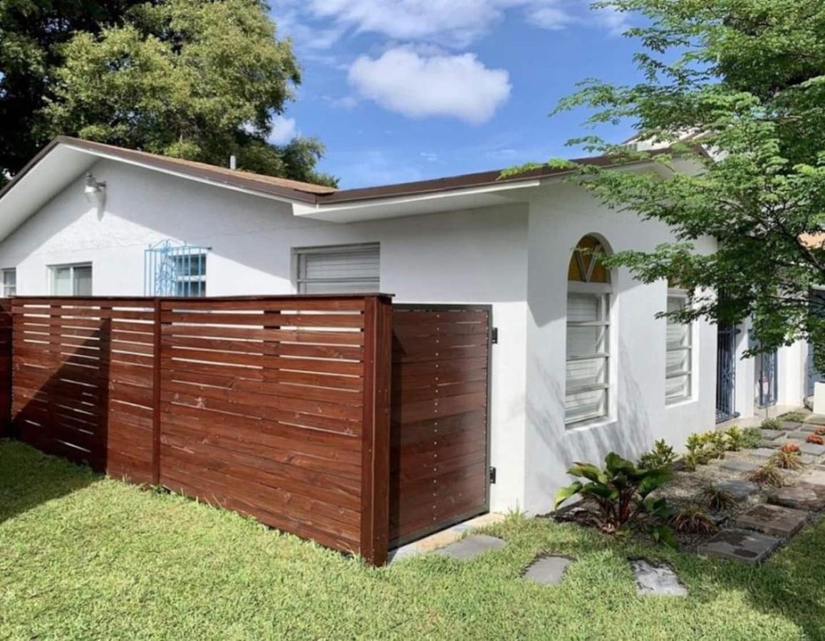 Private Suite W/ Full Backyard, Bbq, 5Min From Mia Miami Exterior photo